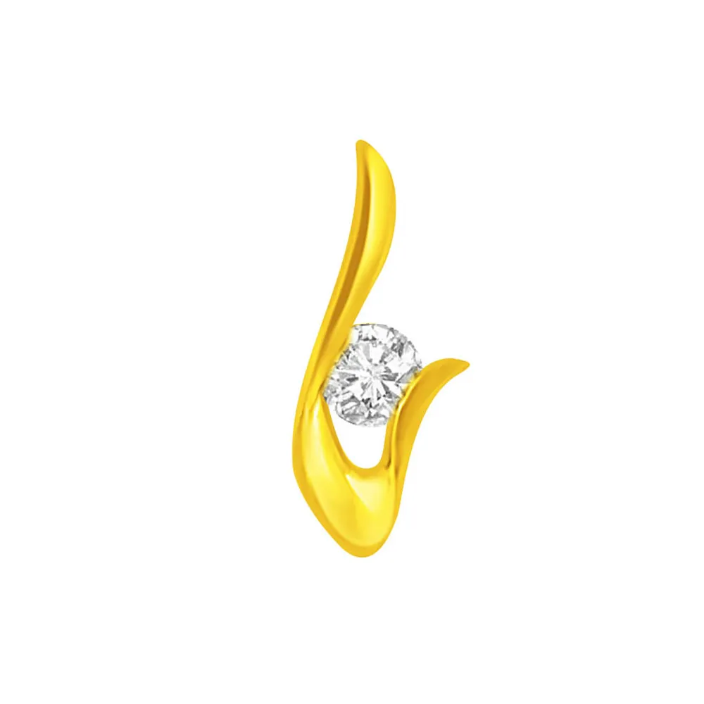 Exquisite Diamond Pendants in 18kt Yellow Gold -Solitaire