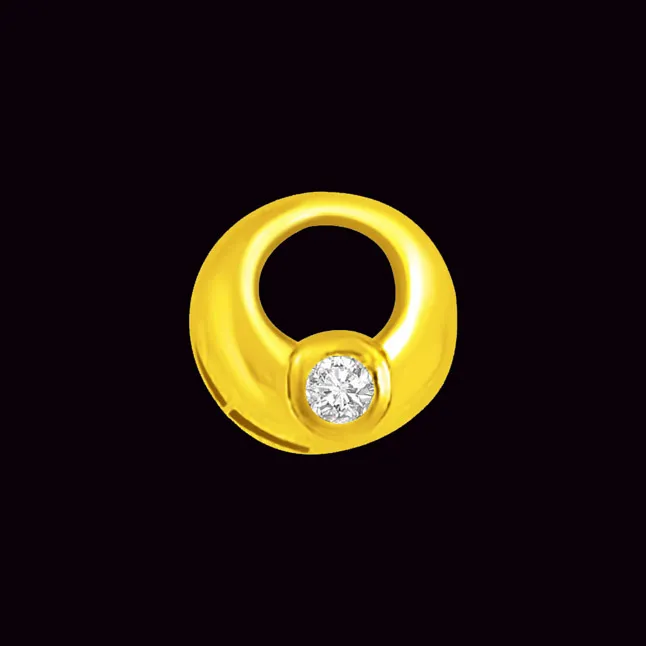 Ring Shaped 18kt Yellow Gold Pendant with Real Diamond (P772)