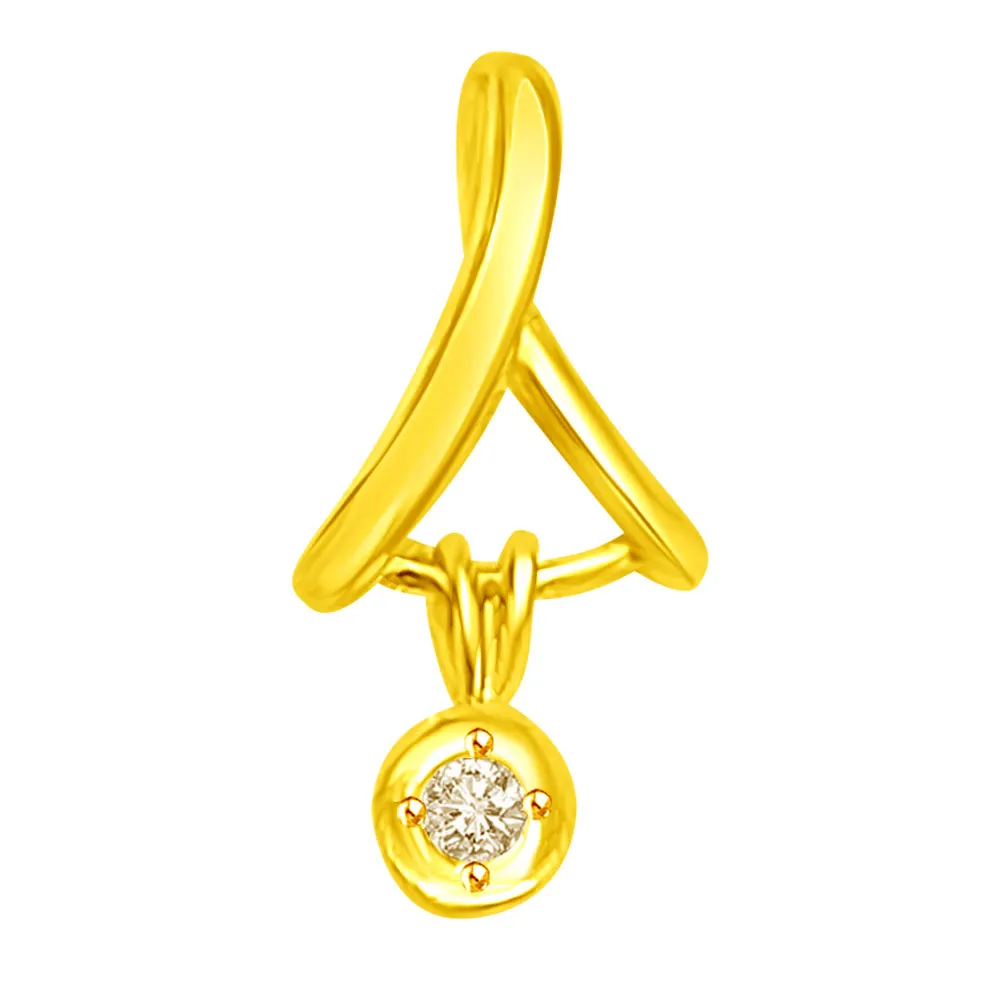 Diamond pendant in 18kt yellow gold