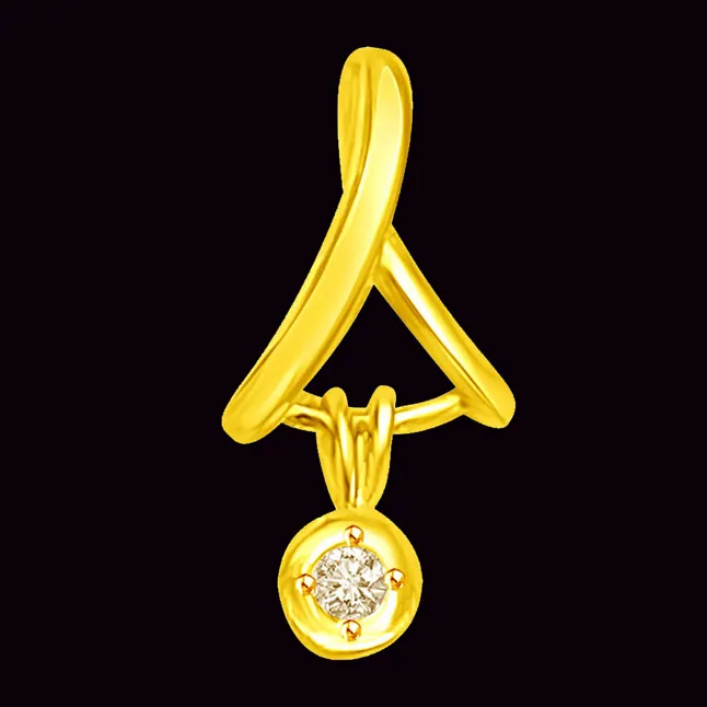 Real Diamond Pendant in 18kt Yellow Gold (P778)