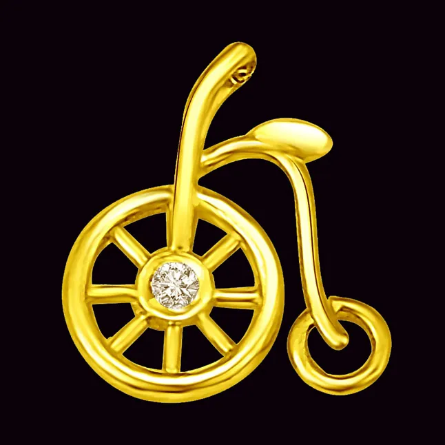 Peddling Along with Real Diamond Wheel Pendant in 18kt Yellow Gold (P793)