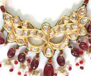 3 Line Pearl & Garnet Necklace with Diamond Pendant Jewellery Set