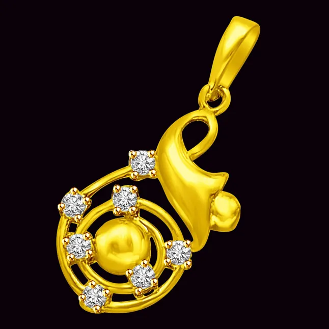 Encircling Real Diamond & 18kt Yellow Gold Pendant (P853)