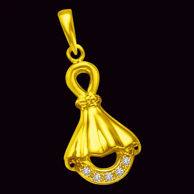 A Tale of Twists 0.04cts 18kt Yelllow Gold & Real Diamond Delicate Pendant for Her (P860)