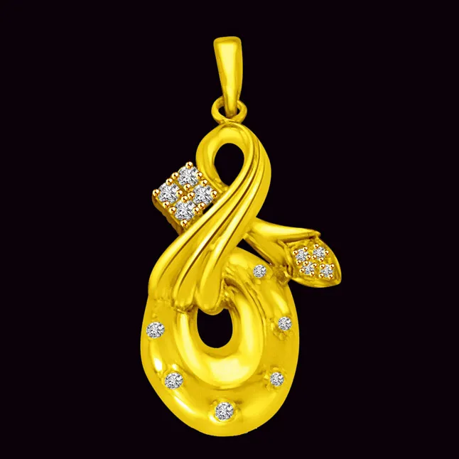 LOVE FORTUNE : 18kt Yellow Gold & Real Diamond Pendant for Her (P869)