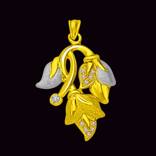 Unquestionable Appeal Two Tone Real Diamond & Gold Leaf 18kt Pendant for Her (P873)