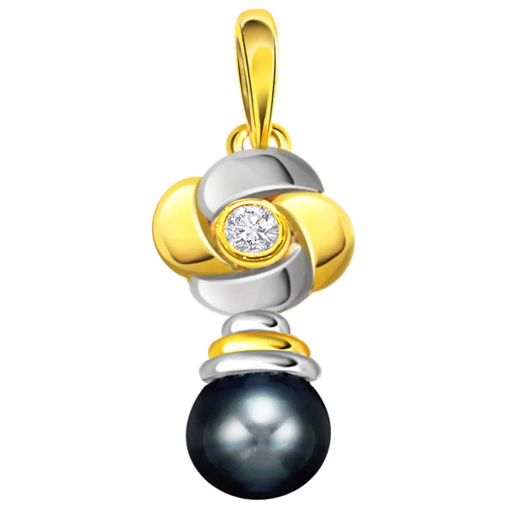 Impressive Woman -Tahitian Pearl Pendants