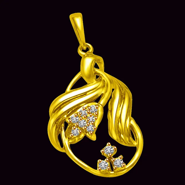 Sparkling Golden Twist 0.06cts Real Diamond &18kt Yellow Gold Leaf Pendant for My Love (P890)