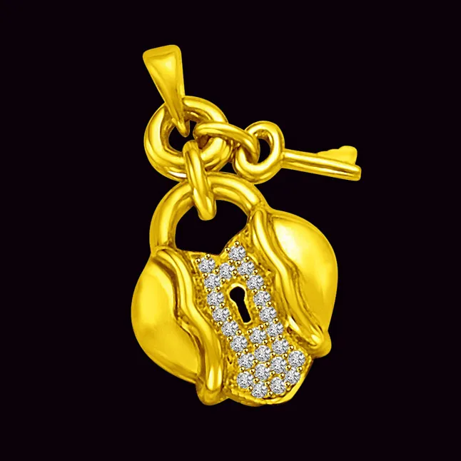 Heart Lock and Key Delight - 0.10cts 18kt Yellow Gold & Real Diamond Pendant for my Princess (P893)