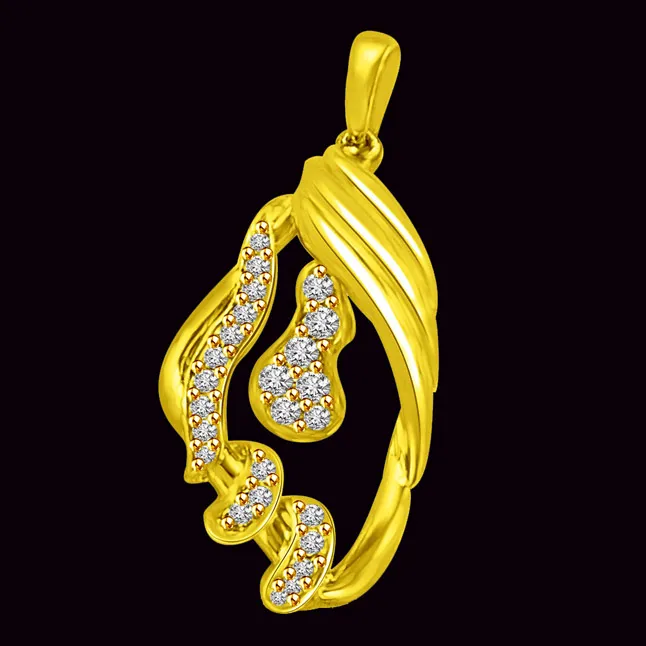 Very Stylish Design for Your Royal Love, Gold & Real Diamond Pendant (P897)