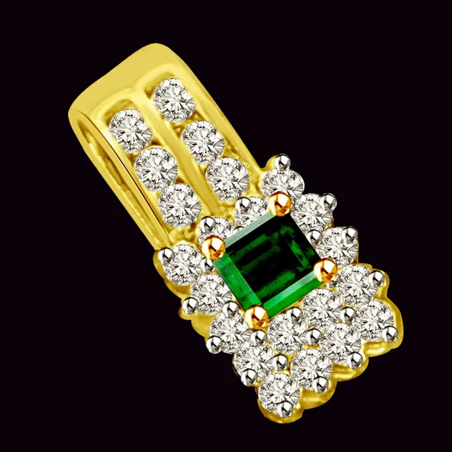 Emerald & Clean White Diamond 18kt Yellow Gold Pendant for Her (P912)