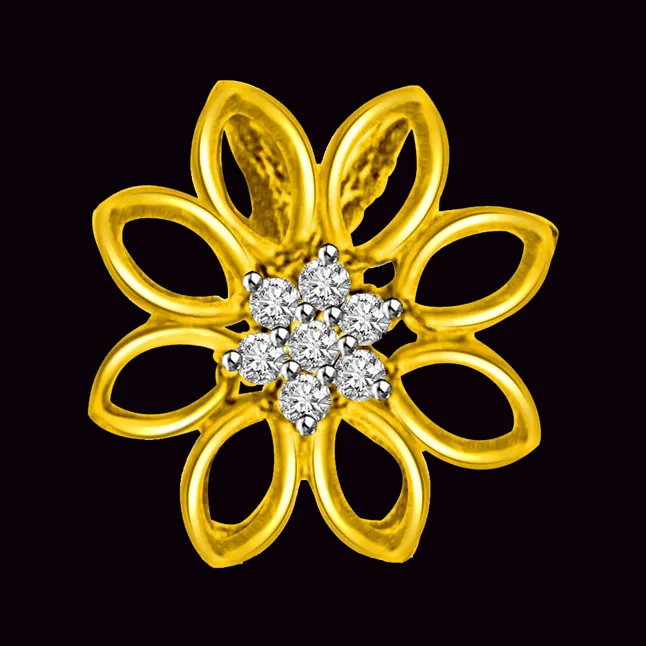 Flower Shaped Real Diamond Pendant in 18kt Yellow Gold (P932)