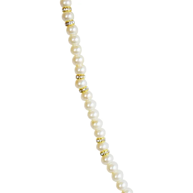 Gold Plated Pendant with Single Line Shell Pearl Necklace for Women (PS608)