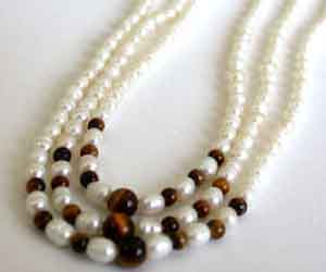 Real Pearl Magic – A Necklace That Channels Earth & Elegance (SN20)