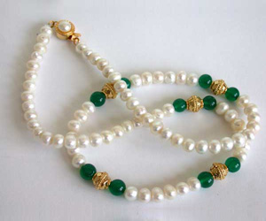 Royal Grace - Single Line Real Freshwater Pearl, Green Onyx Beads & Gold Plated Ball Necklace for Women (SN39)