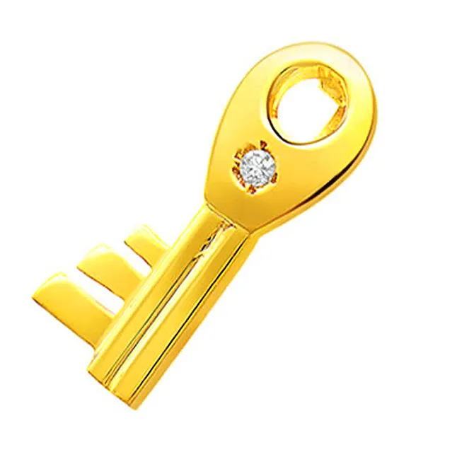 Luck-key - Real Diamond & 18K Gold Pendant (S306)