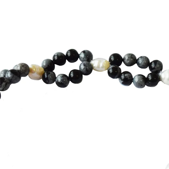 Midnight Pearls: Freshwater Pearl & Black Bead Elegance Bracelet (SB78)