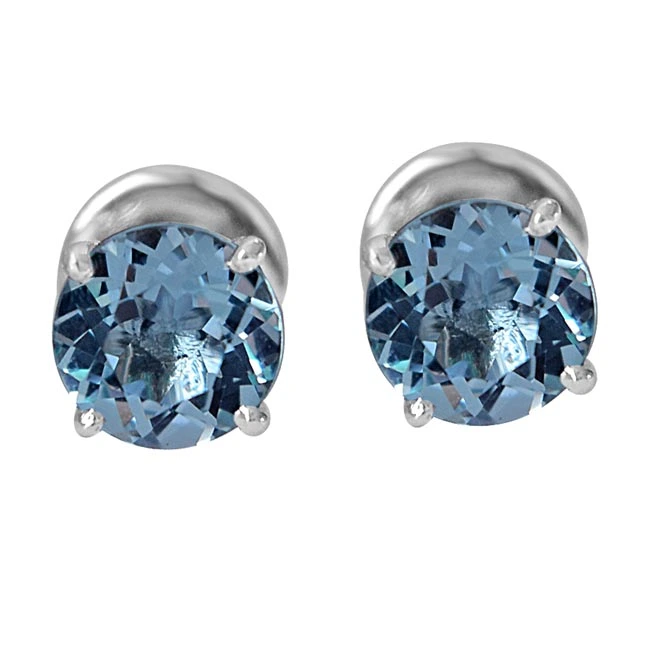 4.55 cts Round Shaped Sky Blue Topaz Gemstone Solitaire Earrings in 925 Sterling Silver (SDE13)