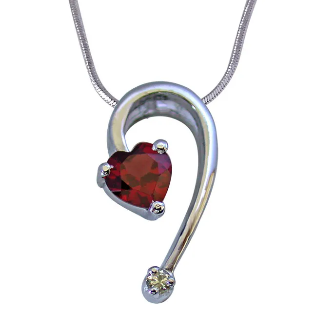 Stylish Heart Shape Red Garnet with Single Big Diamond Pendant in 925 Silver with 18 IN Chain (SDP260)