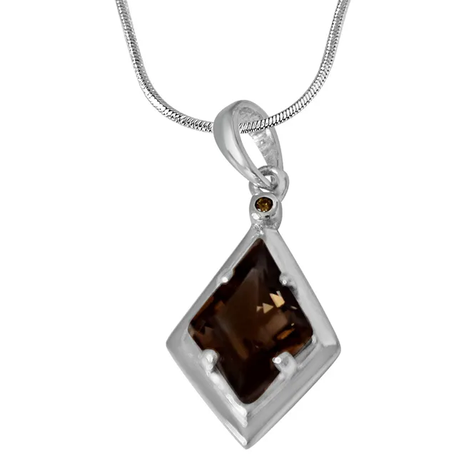 Kite Shaped 2.91 cts Smoky Topaz & Real Diamond 925 Silver Pendant with 18 IN Chain (SDP431)