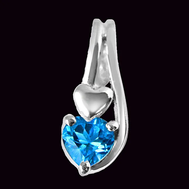 Ocean Wonders Heart Shaped Blue Topaz Set in 925 Sterling Silver Pendant with 18 IN Chain (SDP301)