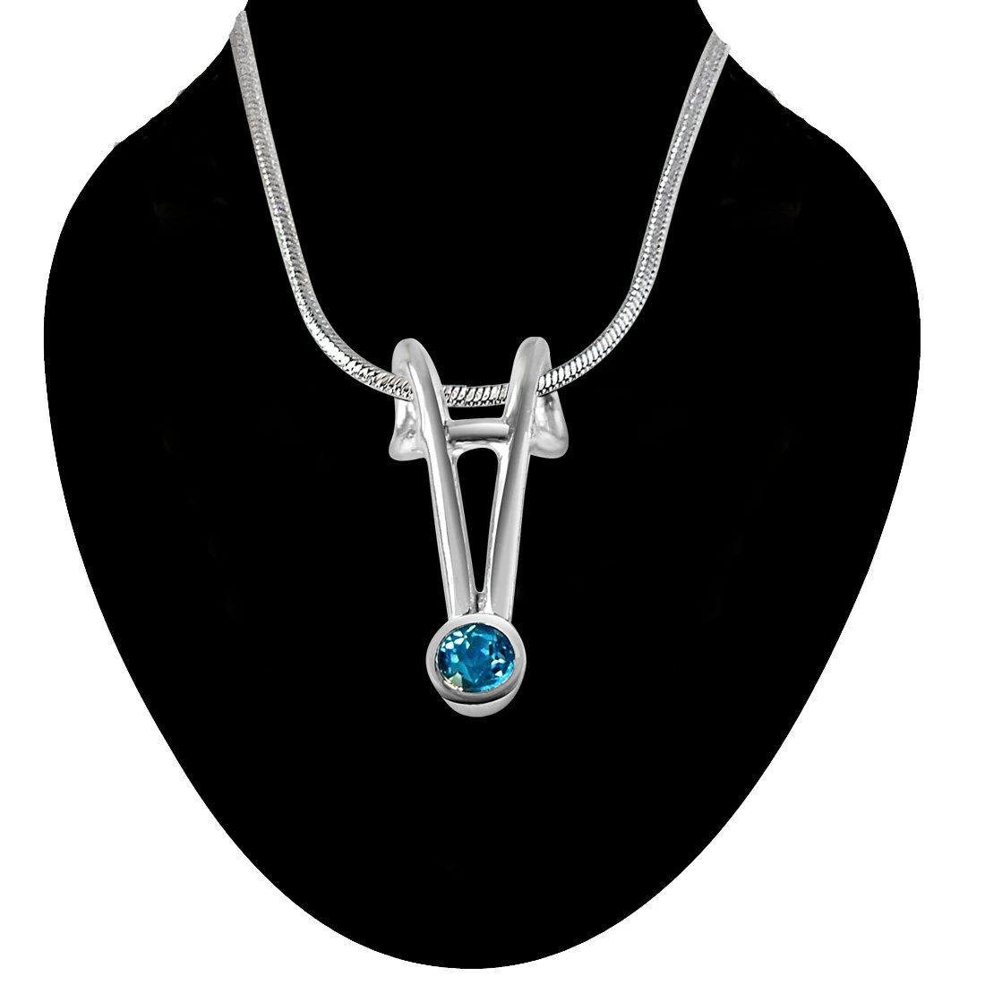 Queen Of Hearts Blue Topaz & 925 Sterling Silver Pendant with 18 IN Chain (SDP334)
