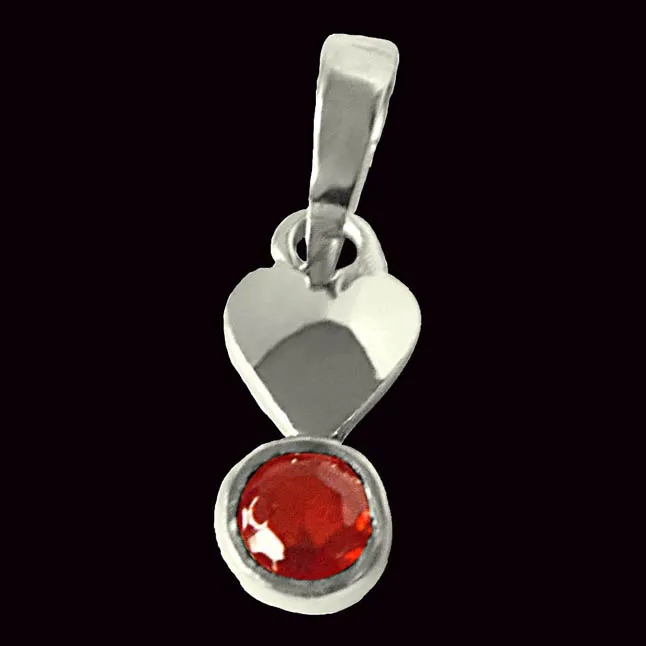 Garnet Pendant set in 925 Sterling Silver with 18 IN Chain (SDP339)