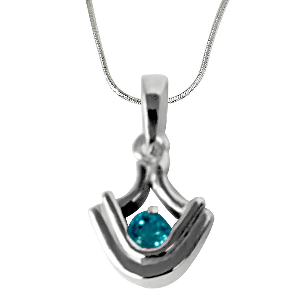 Blue Topaz set in 925 Sterling Silver Pendant with 18 IN Chain (SDP341)