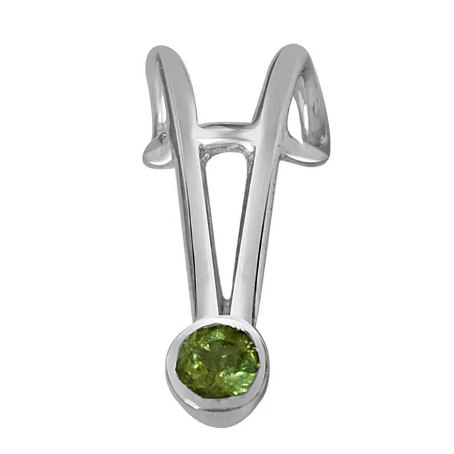 Peridot & Sterling Silver Pendant with 18 IN Chain (SDP376)