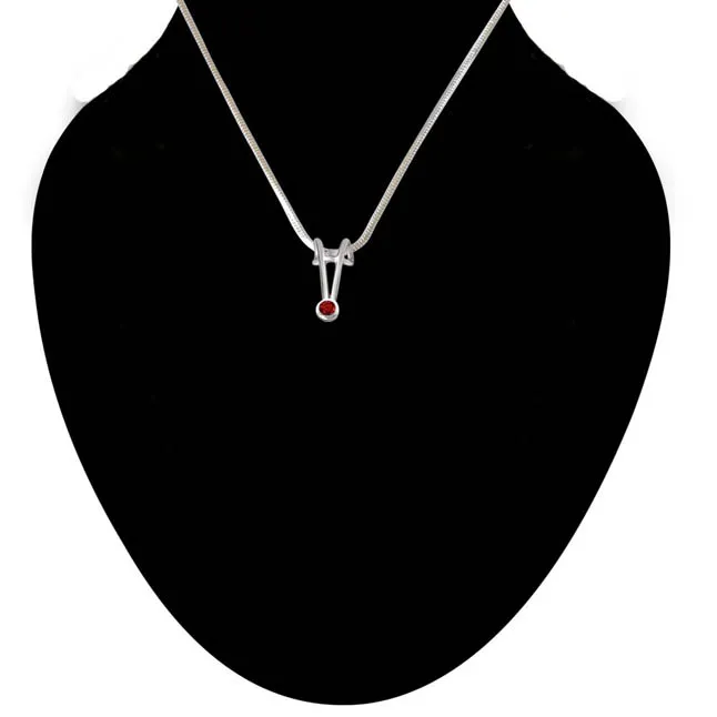 Red Garnet & Sterling Silver Pendant with 18 IN Chain (SDP377)