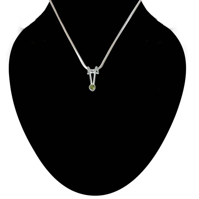 Green Tourmaline & Sterling Silver Pendant with 18 IN Chain (SDP379)