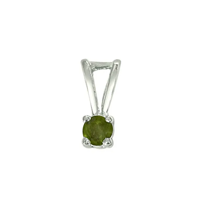 Pretty Prince Green Peridot & Sterling Silver Pendant with 18 IN Chain (SDP382)