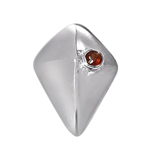 Great Adventure Red Garnet & 925 Sterling Silver Pendant with 18 IN Chain (SDP400)