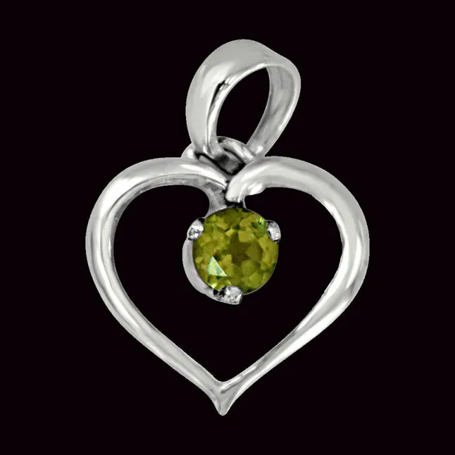 Princess of My World Heart Shaped Green Peridot & 925 Sterling Silver Pendant with 18 IN Chain (SDP411)