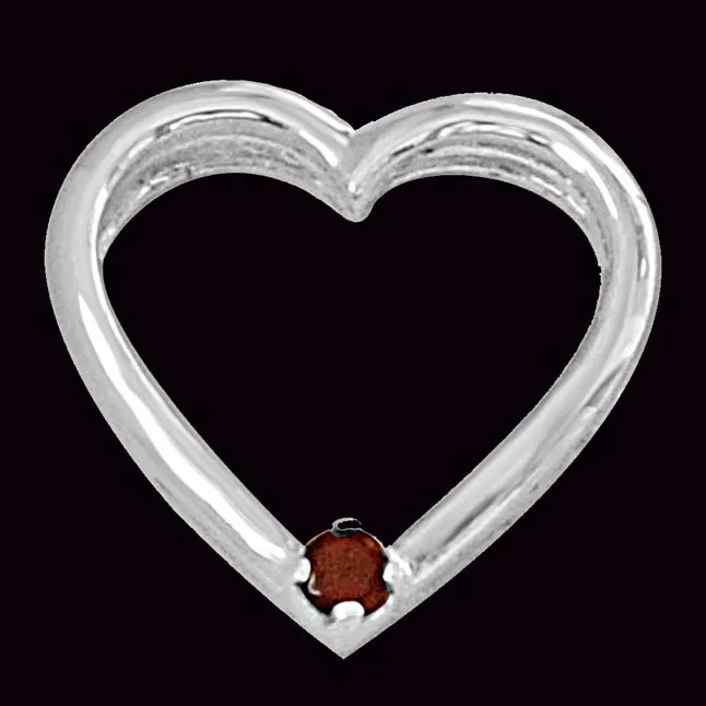 Lovely Heart Shaped Red Garnet and 925 Sterling Silver Pendant with 18 IN Chain (SDP444)