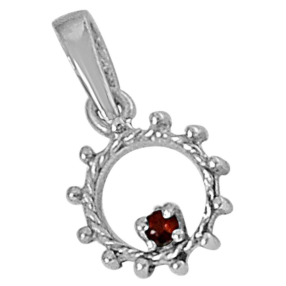 Round Shaped Red Garnet and 925 Sterling Silver Pendant with 18 IN Chain (SDP448)