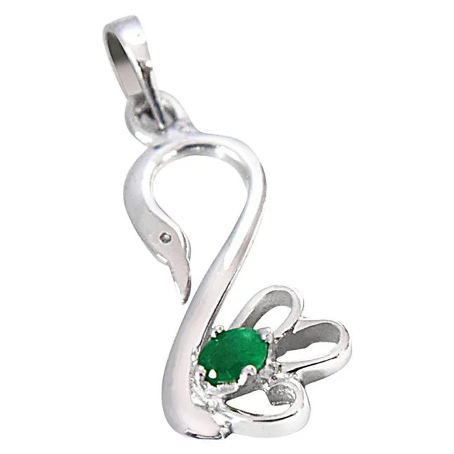 Green Oval Emerald in Peacock Shape 925 Sterling Silver Pendant with 18 IN Chain (SDP493)