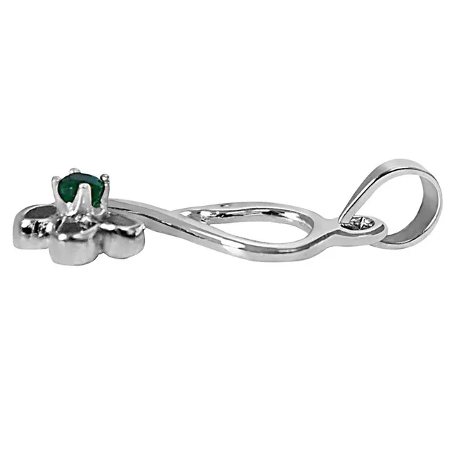 Green Oval Emerald in Peacock Shape 925 Sterling Silver Pendant with 18 IN Chain (SDP493)