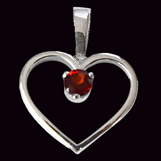 Heart Shaped Red Round Garnet in 925 Sterling Silver Pendant with 18 IN Chain (SDP503)