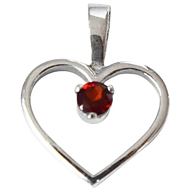 Heart Shaped Red Round Garnet in 925 Sterling Silver Pendant with 18 IN Chain (SDP503)