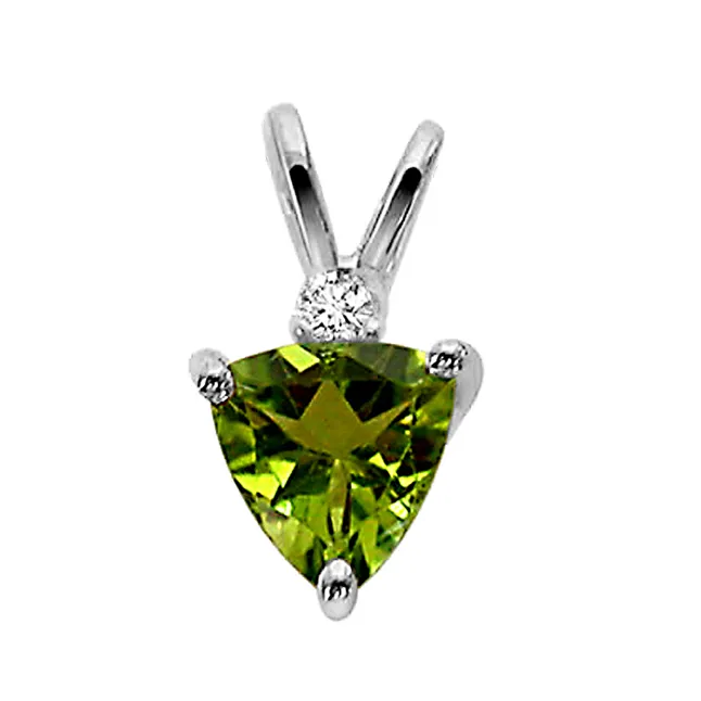 Green Admirer - Green Peridot & Sterling Silver Pendant with 18 IN Chain (SDP55)