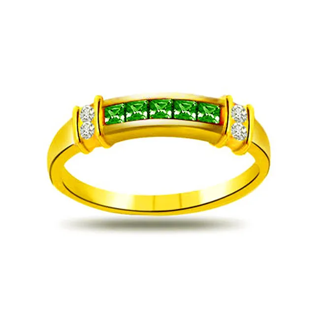 Green Swing Elegant Diamond & Emerald Ring (SDR1073)