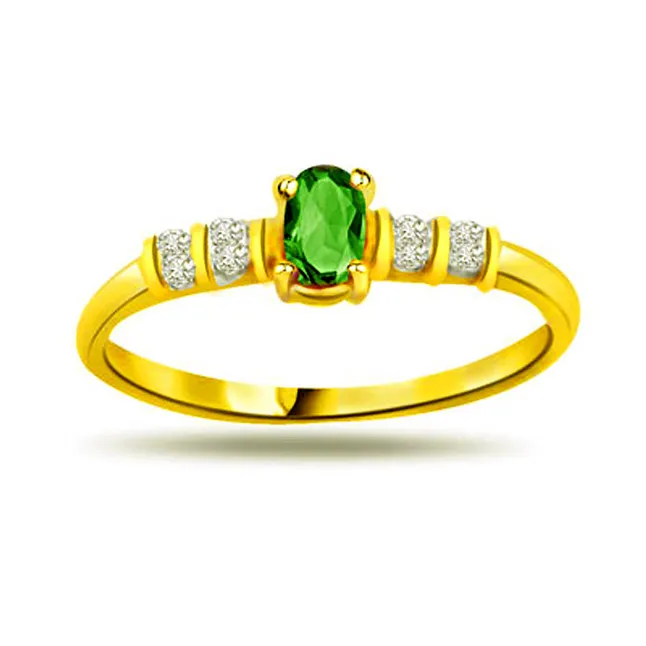 Dreamy Delight Round Real Diamond & Emerald Gold Ring (SDR1105)