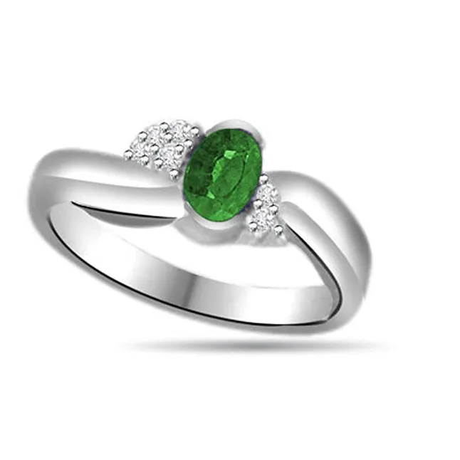 Star Splash 0.18cts Real Diamond & Green Emerald Gold Ring (SDR1155)