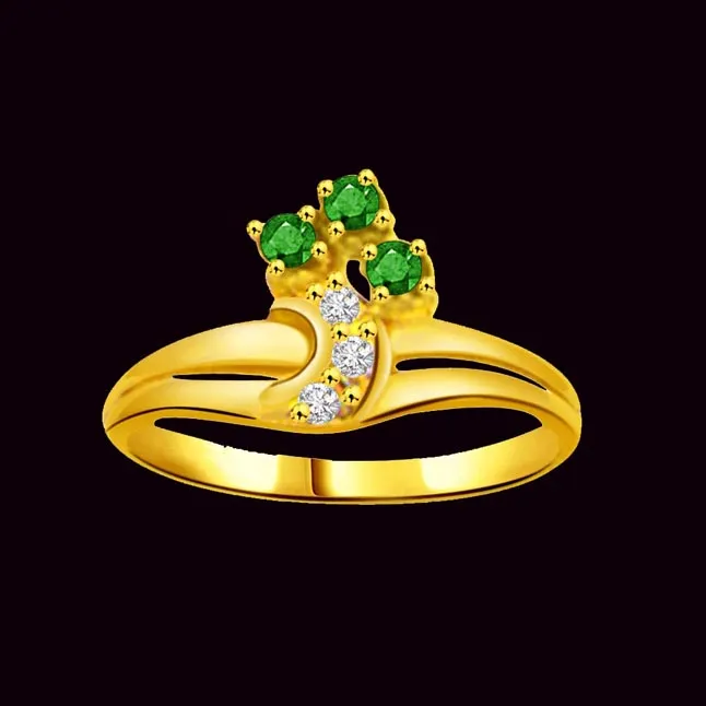 Floral Emerald 0.06cts Diamond & Emerald Gold Ring (SDR1058)