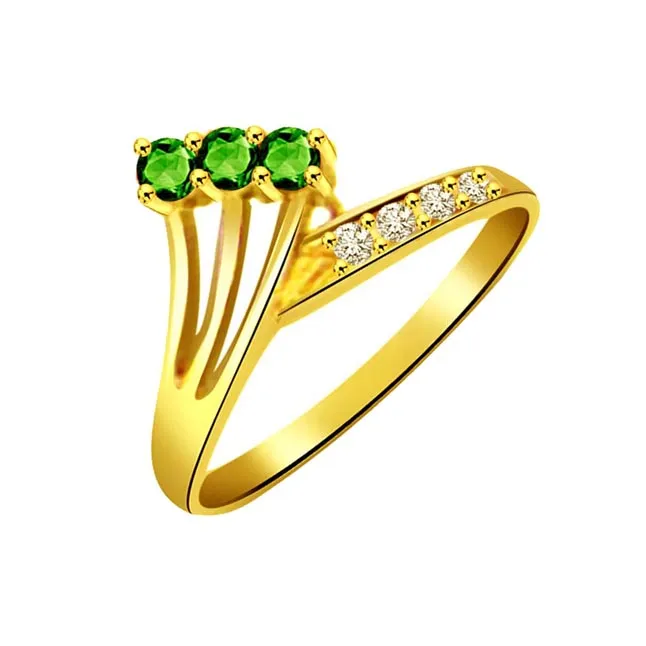 Emerald Enigma 0.08cts Diamond & Emerald Gold Ring (SDR1059)