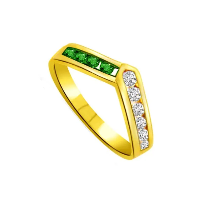 Victory Conch Classic Diamond & Emerald Ring (SDR1068)