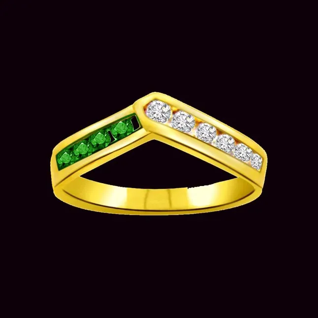 Victory Conch Classic Diamond & Emerald Ring (SDR1068)