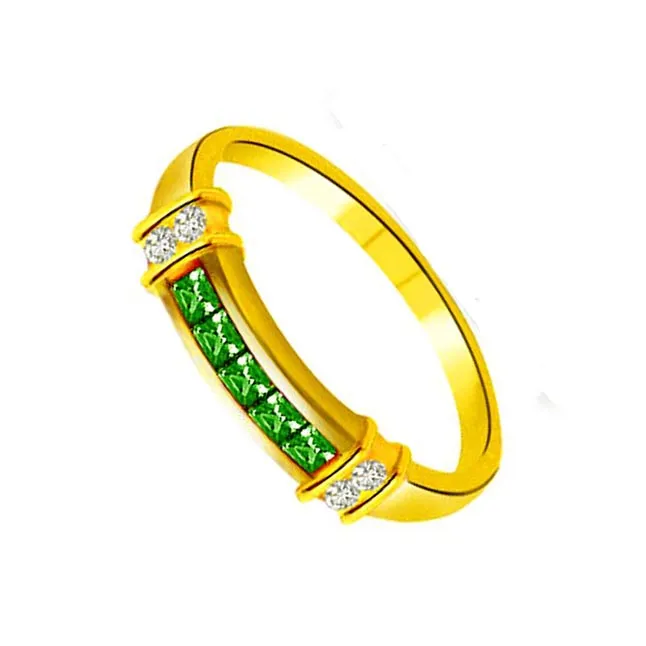 Green Swing Elegant Diamond & Emerald Ring (SDR1073)