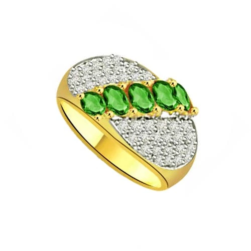 Sparkling Nature 0.40cts Diamond & Emerald Gold Ring (SDR1089)